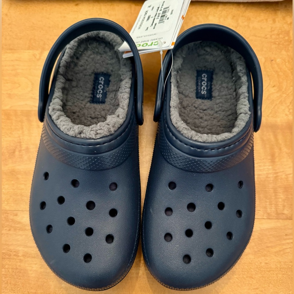 NWT Classic Lined Crocs Navy